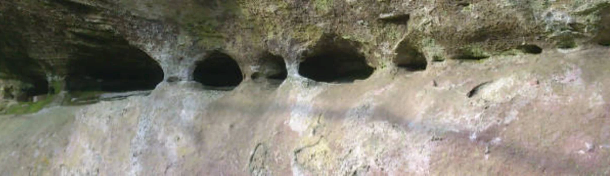 Stalaktiten am Sandstein | © CC BY-NC-ND