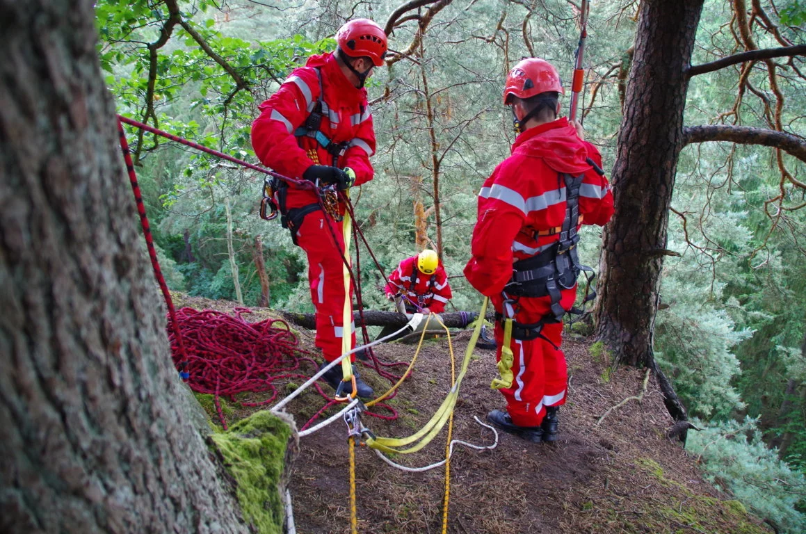 Rettungsübung mit Feuerwehr | © CC BY-NC-ND
