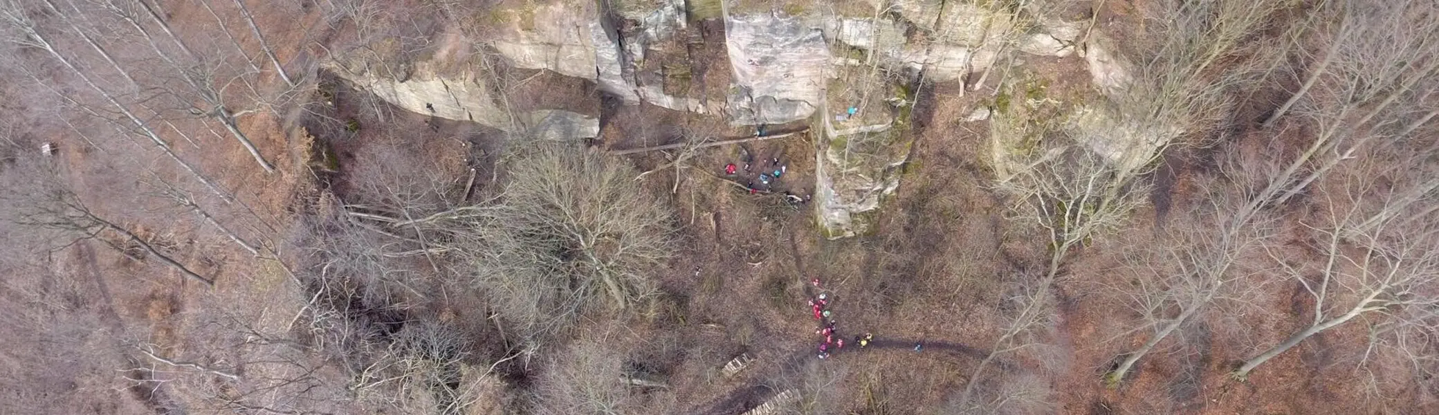 Mariaspringfelsen ohne Laub aus der Luft | © Feuerwehr Echte