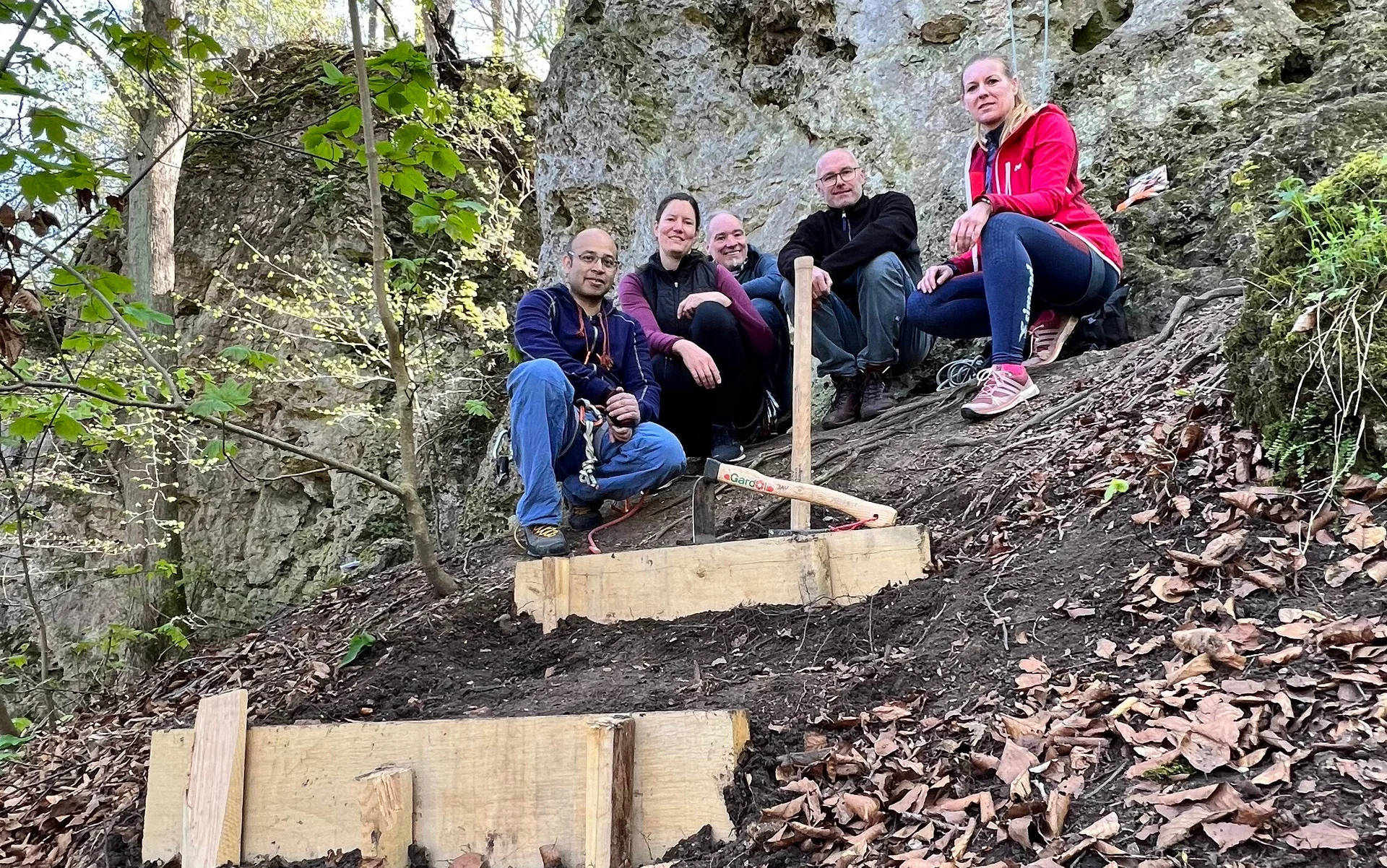 Helferinnengruppe am Wegebautag | © DAV Göttingen