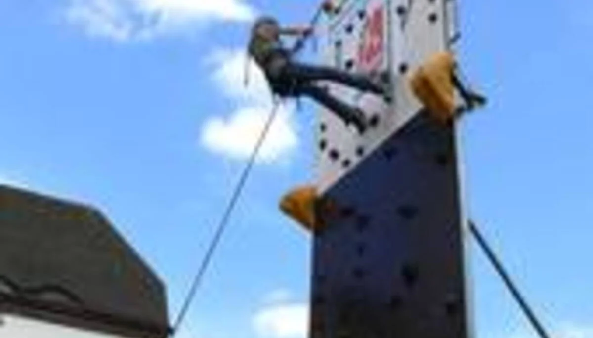 Roller-skating vertikal | © Dorothea Meisser