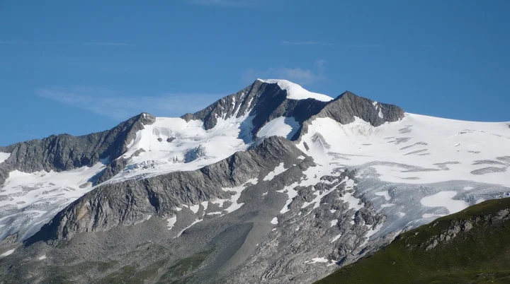 © PietJay (https://commons.wikimedia.org/wiki/File:Großvenediger.JPG)