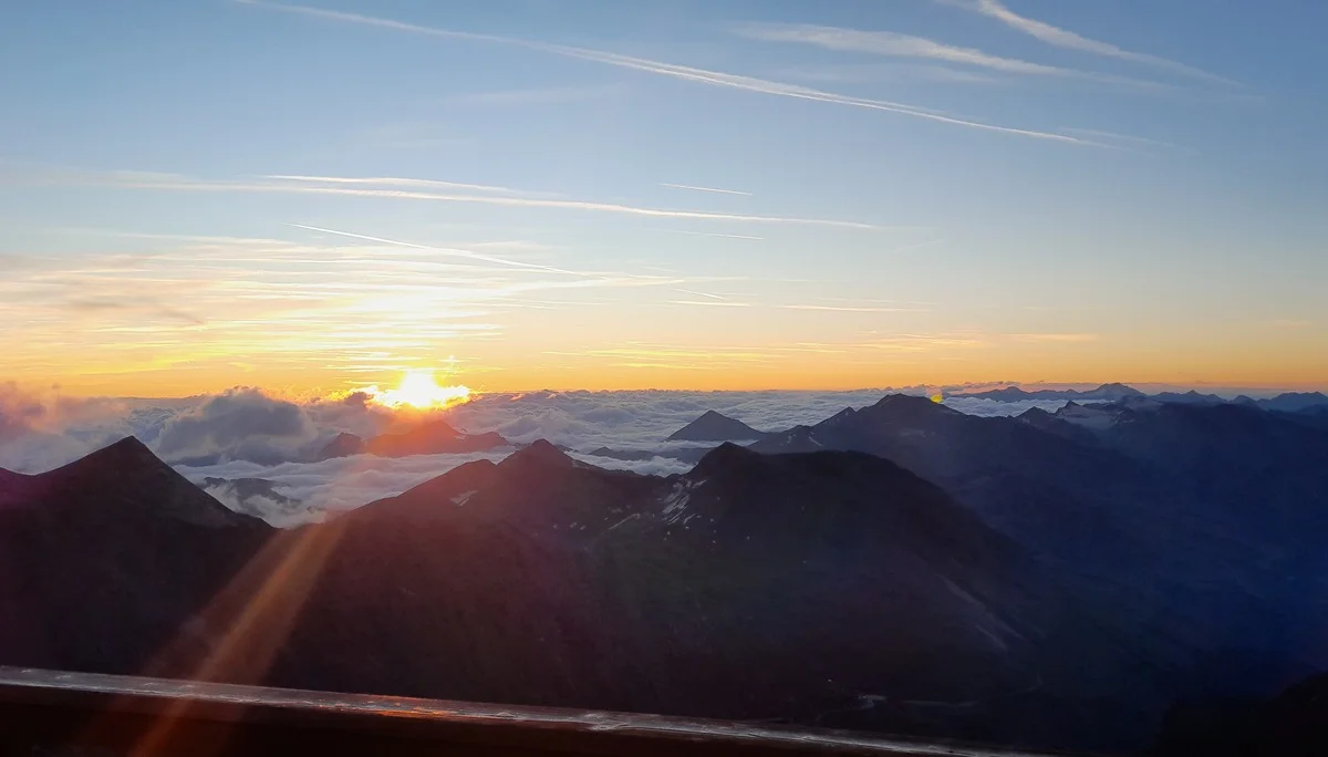 Sonnenaufgang an der Erzherzog- Johann-Hütte | © J. Rodmann