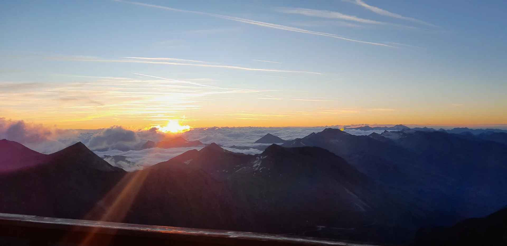 Sonnenaufgang an der Erzherzog- Johann-Hütte | © J. Rodmann