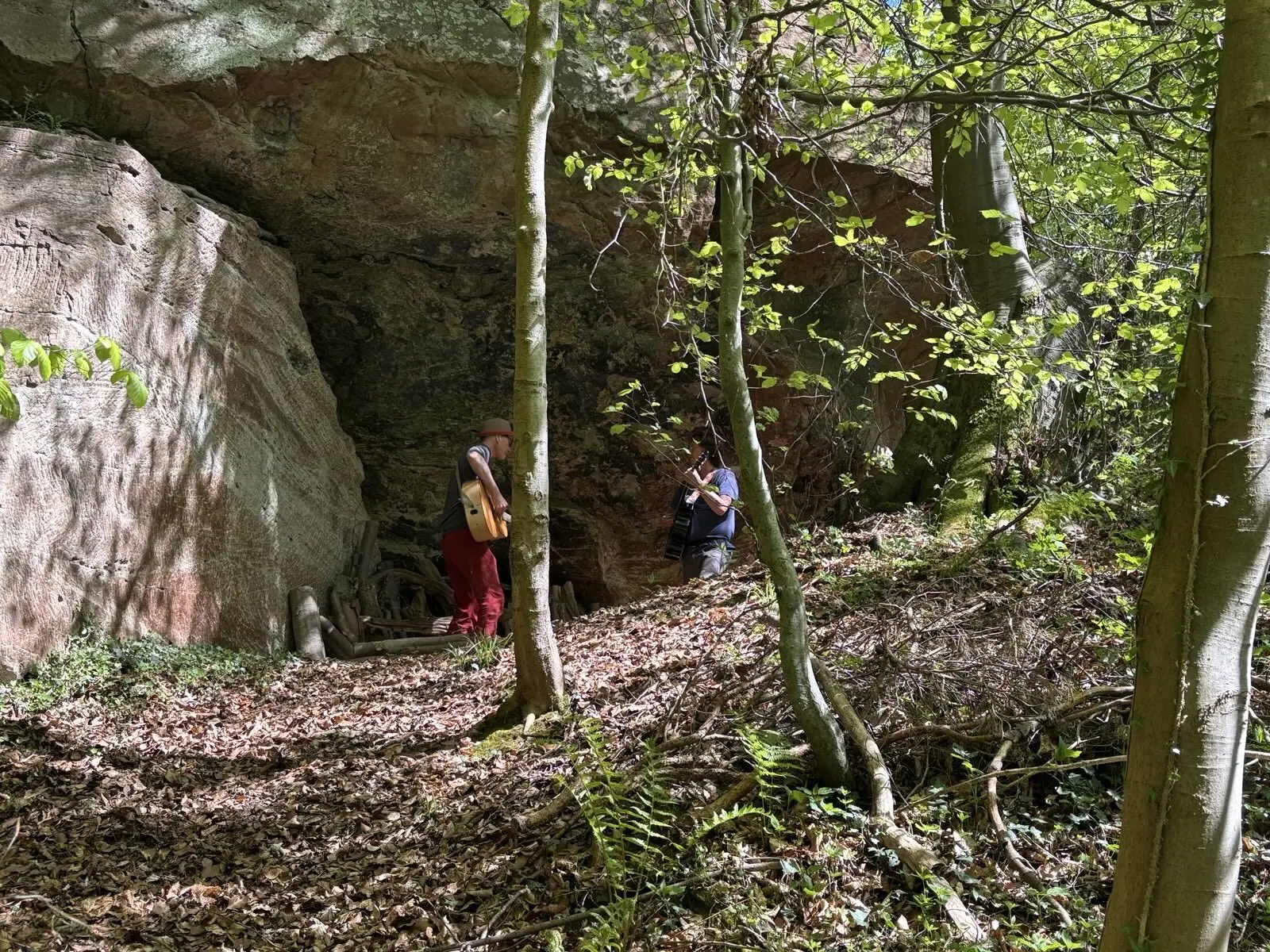 Grotte oberhalb der Hütte | © Ingo Simon